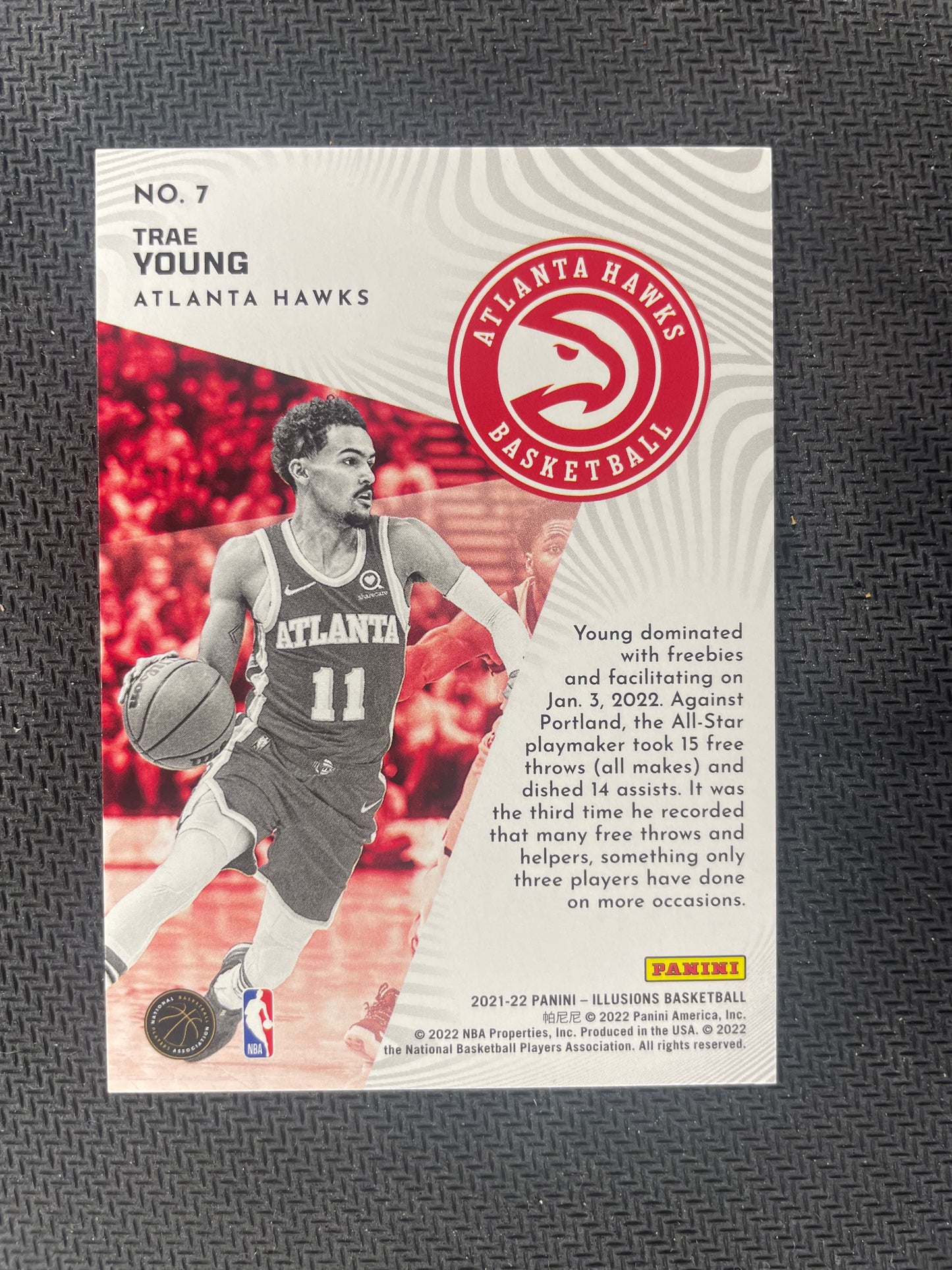2021/22 Panini Illusions #7 Trae Young Franchise Favourites Green Trophy Collection 4/5